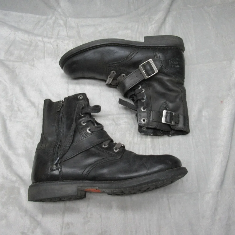 Harley-Davidson couple blemish